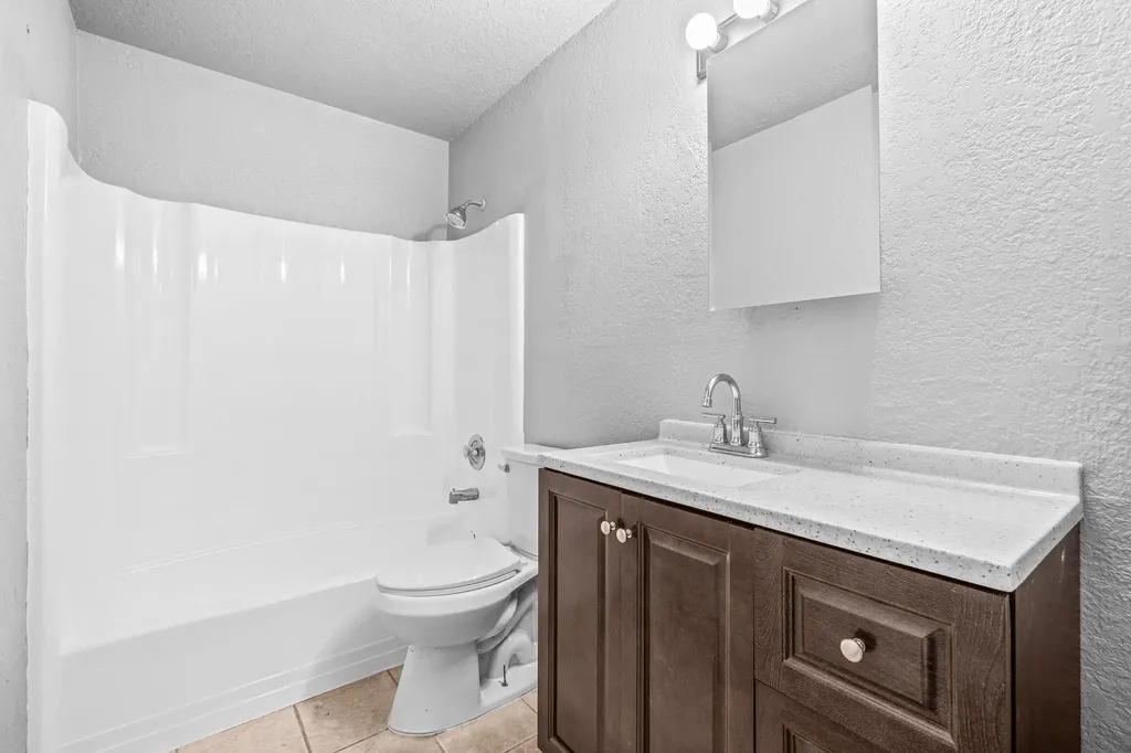 1661 W 27th Street Riviera Beach FL 33404