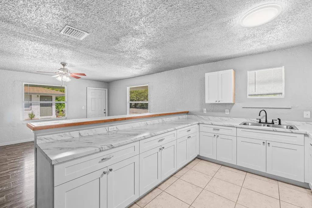 1661 W 27th Street Riviera Beach FL 33404