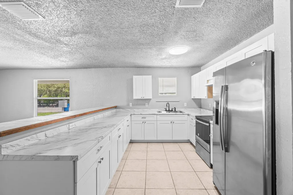 1661 W 27th Street Riviera Beach FL 33404