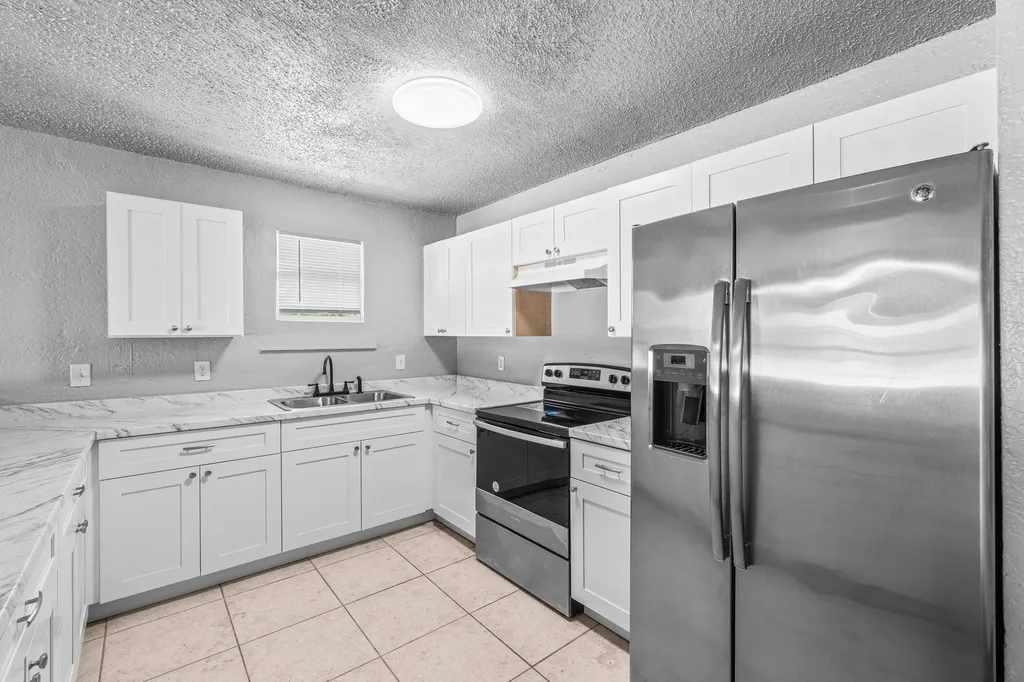1661 W 27th Street Riviera Beach FL 33404