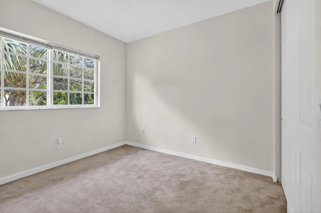 6272 S Military Trail Lake Worth FL 33463