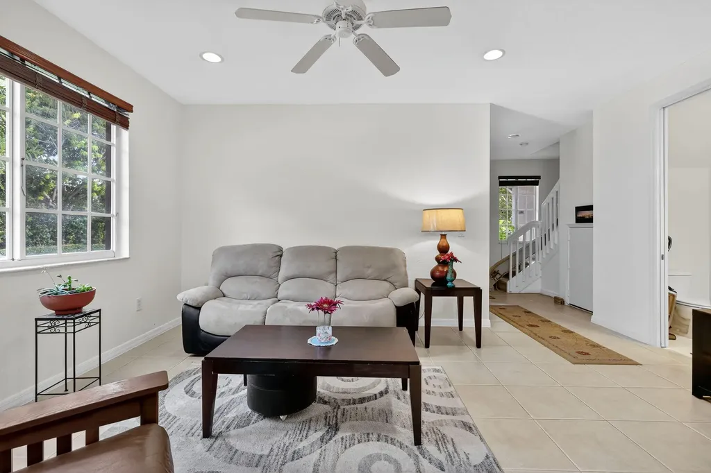 6272 S Military Trail Lake Worth FL 33463