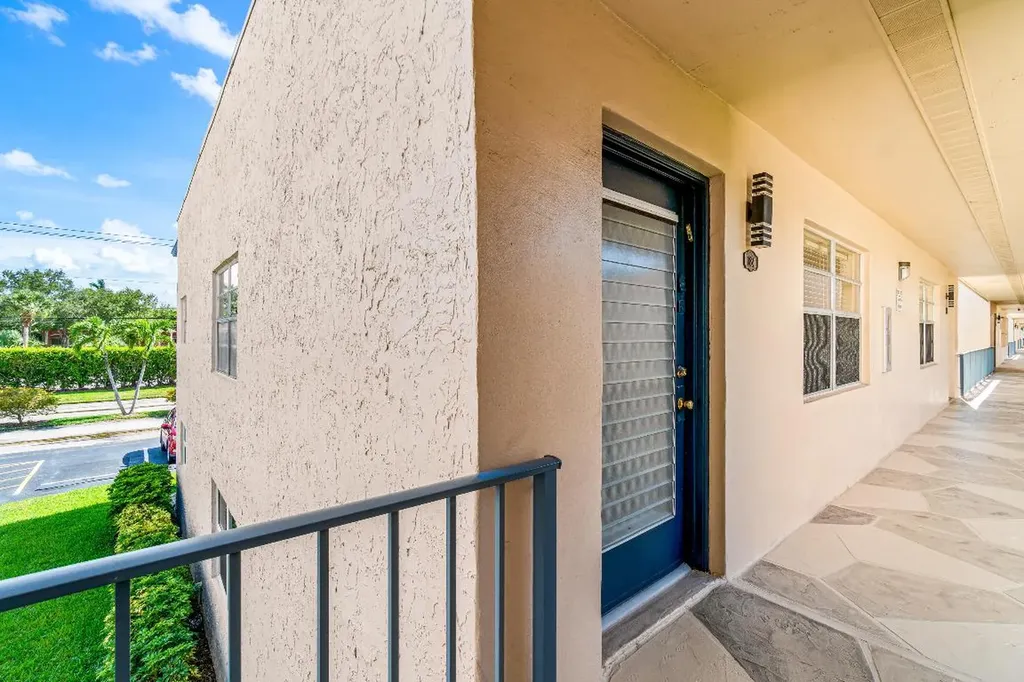 184 Flanders D Delray Beach FL 33484