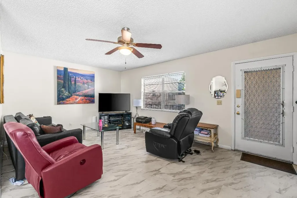 184 Flanders D Delray Beach FL 33484