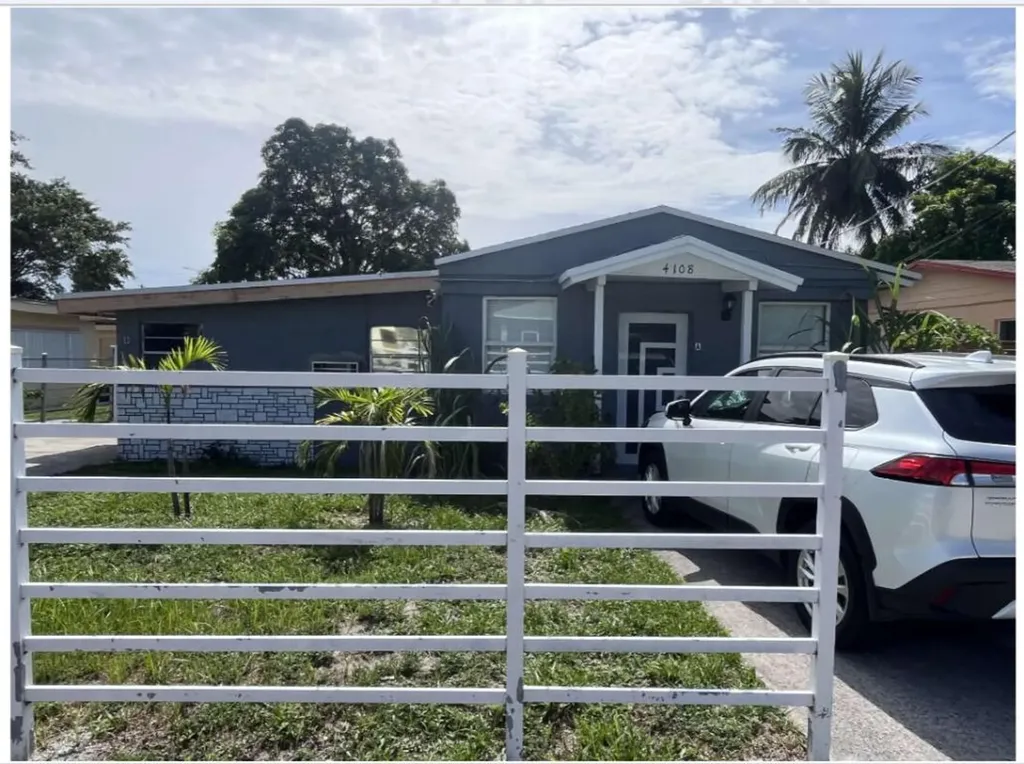 4108 Greenwood Avenue West Palm Beach FL 33407