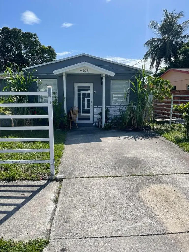4108 Greenwood Avenue West Palm Beach FL 33407