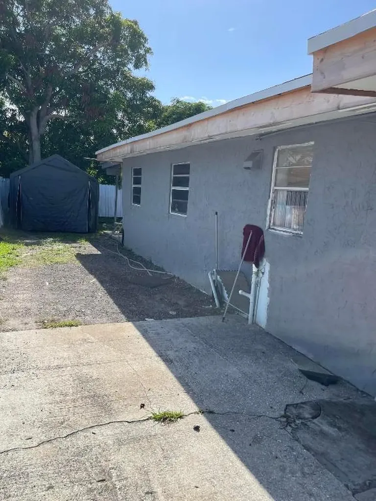 4108 Greenwood Avenue West Palm Beach FL 33407