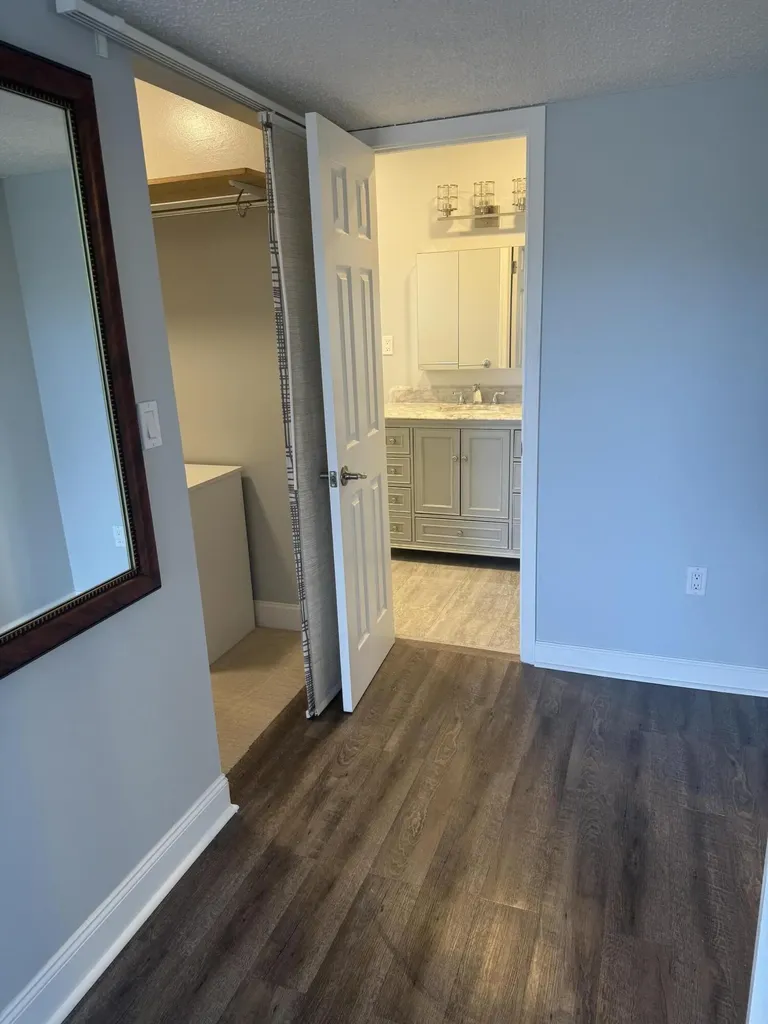 4 Greenway Village N Royal Palm Beach FL 33411