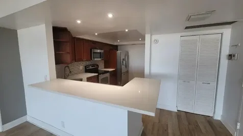 2425 Presidential Way West Palm Beach FL 33401