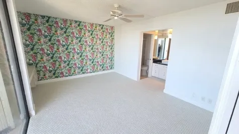 2425 Presidential Way West Palm Beach FL 33401