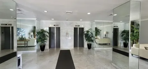 2425 Presidential Way West Palm Beach FL 33401