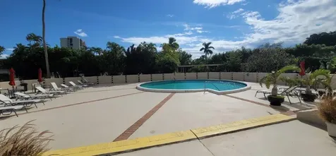 2425 Presidential Way West Palm Beach FL 33401