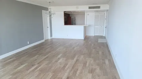 2425 Presidential Way West Palm Beach FL 33401