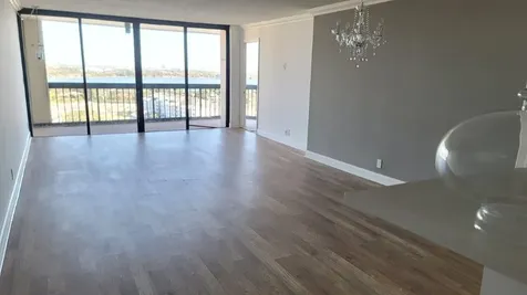 2425 Presidential Way West Palm Beach FL 33401