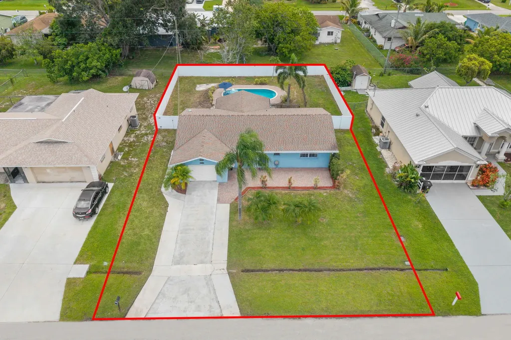 435 SE Sunnydale Lane Port St Lucie FL 34983
