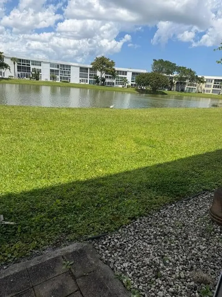 106 Wellington M West Palm Beach FL 33417