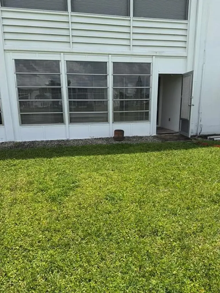 106 Wellington M West Palm Beach FL 33417