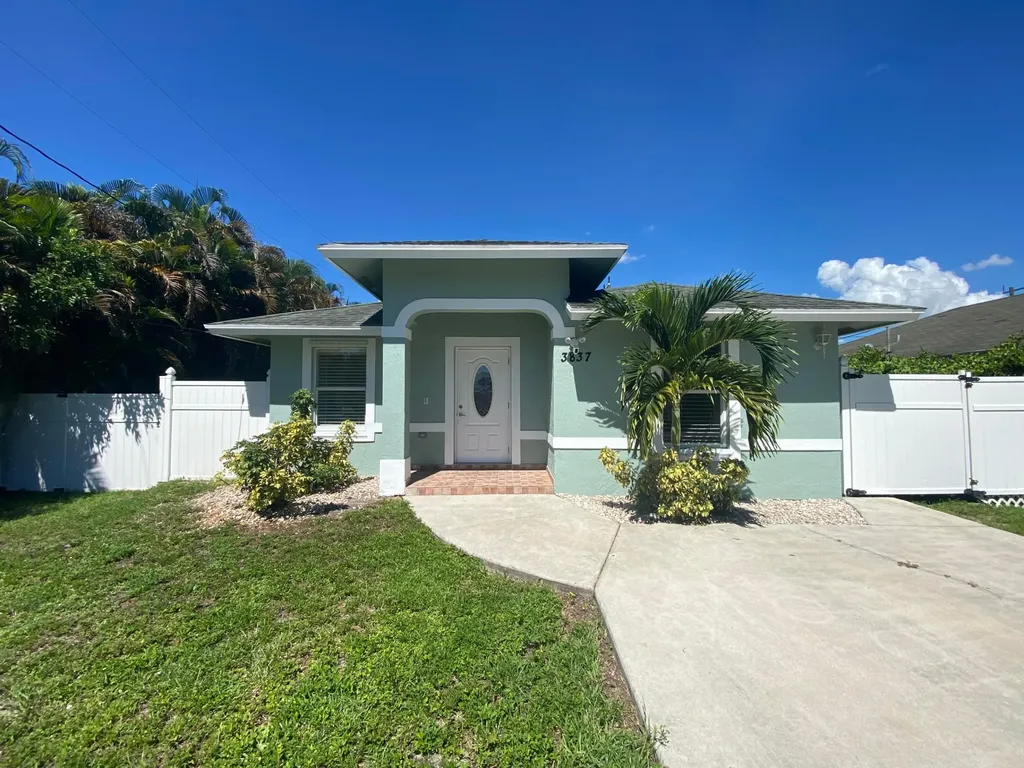 3837 Riedel Avenue Palm Springs FL 33461