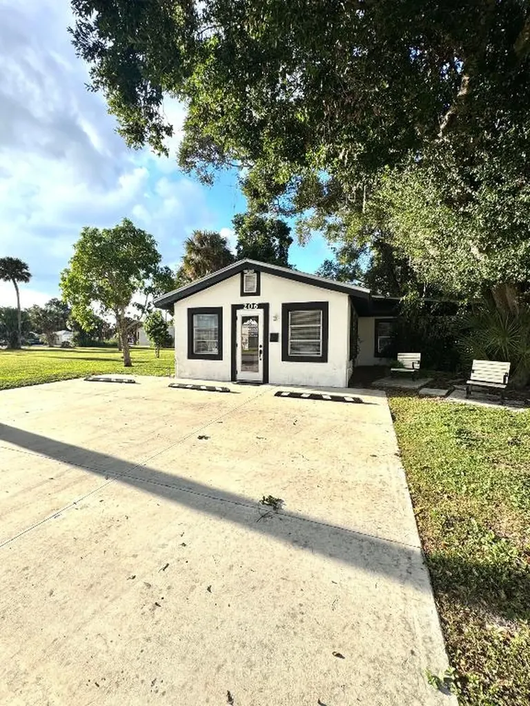 206 SW 3rd Street Okeechobee FL 34974