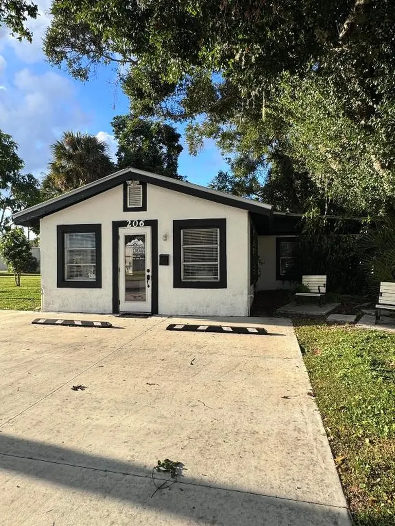 206 SW 3rd Street Okeechobee FL 34974