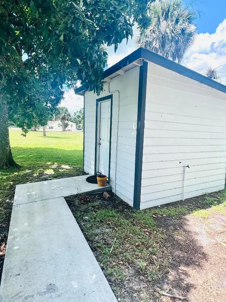 206 SW 3rd Street Okeechobee FL 34974