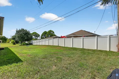 435 SW Fields Avenue Port St Lucie FL 34953