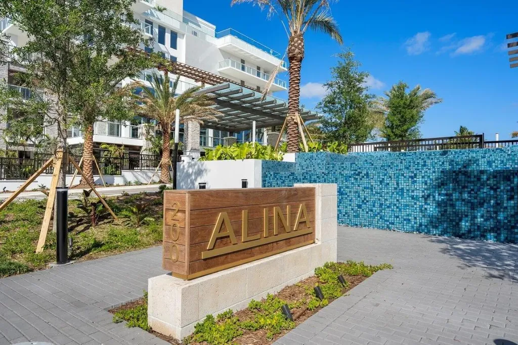 200 SE Mizner Boulevard Boca Raton FL 33432