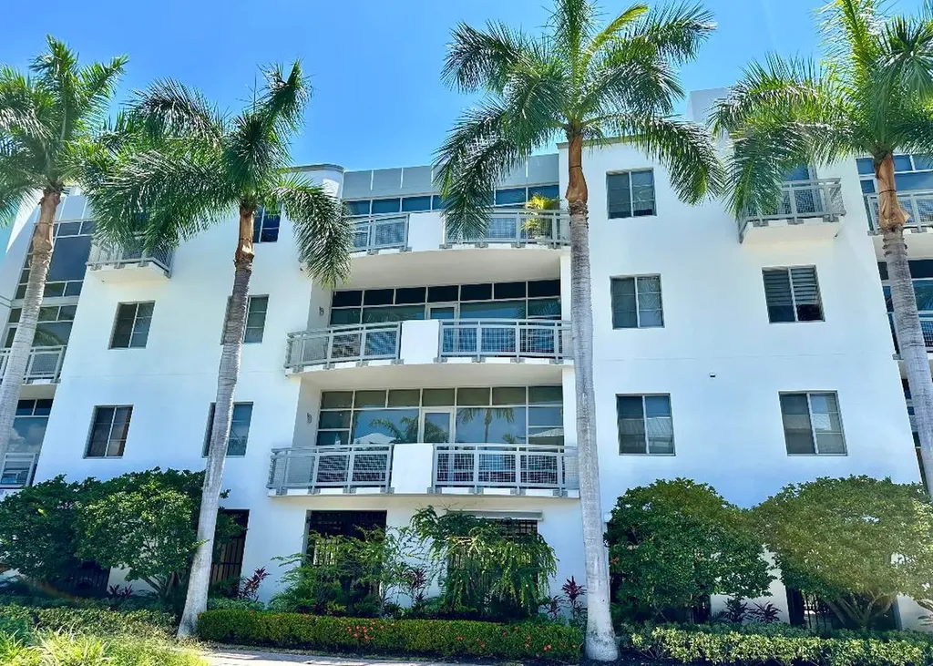 335 SE 6th Avenue Delray Beach FL 33483