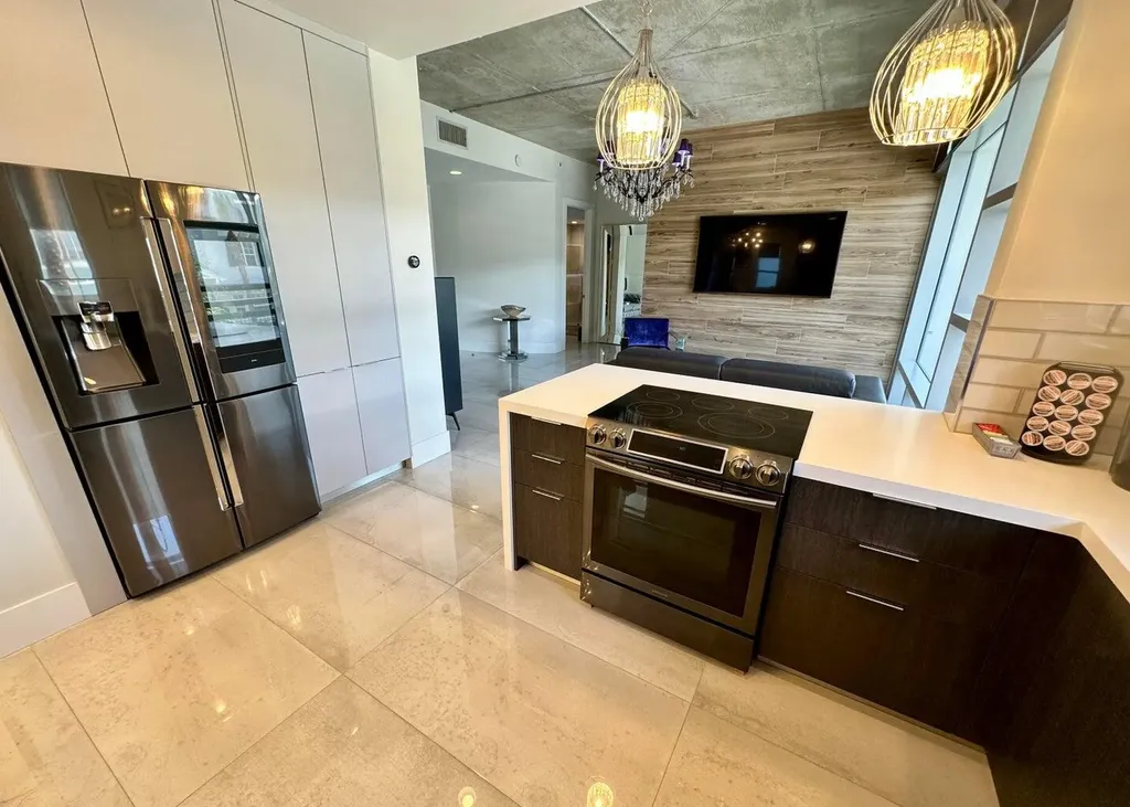 335 SE 6th Avenue Delray Beach FL 33483