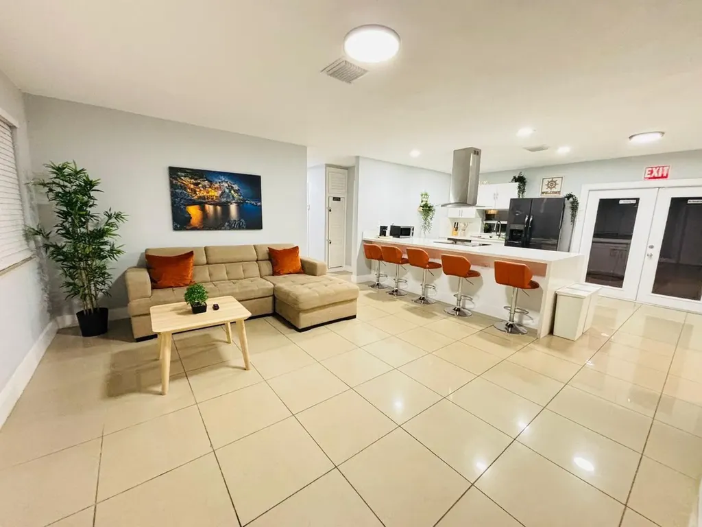 2010 NE 1st Avenue Pompano Beach FL 33060