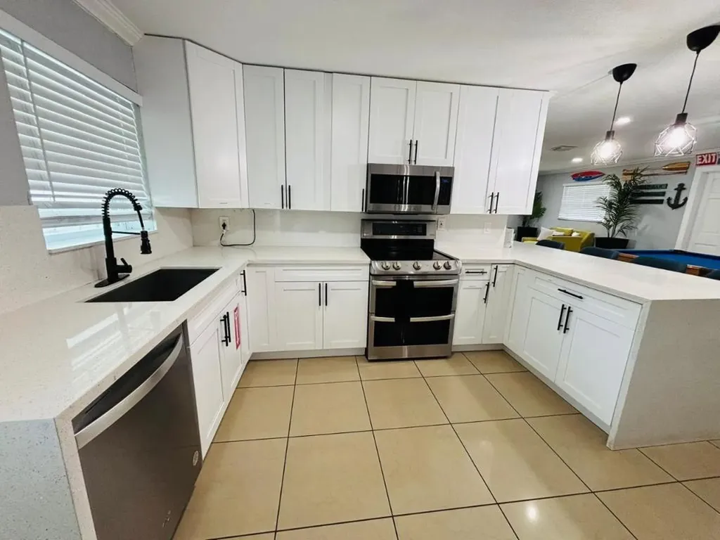 2010 NE 1st Avenue Pompano Beach FL 33060