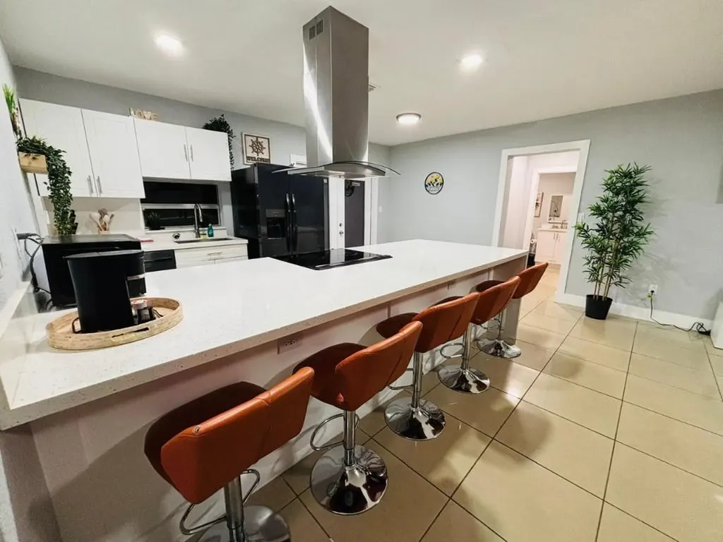 2010 NE 1st Avenue Pompano Beach FL 33060