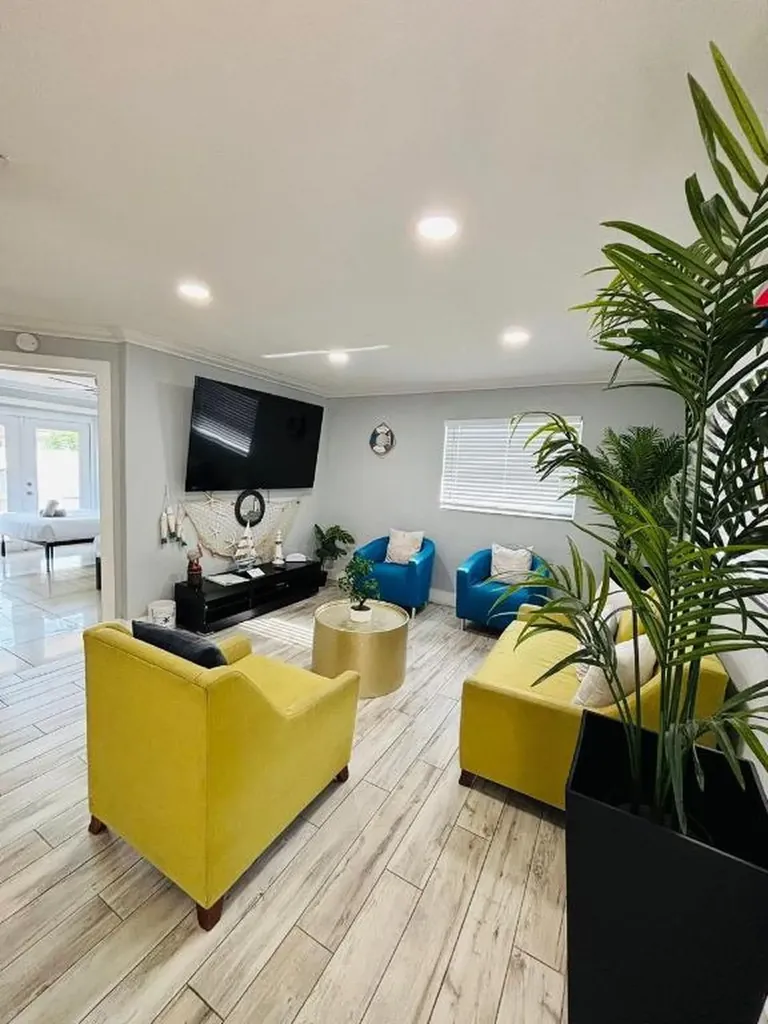 2010 NE 1st Avenue Pompano Beach FL 33060