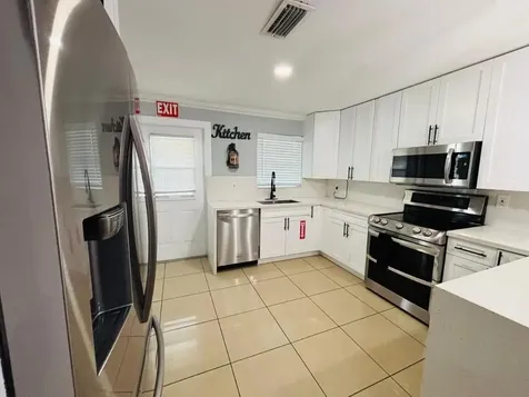 2010 NE 1st Avenue Pompano Beach FL 33060