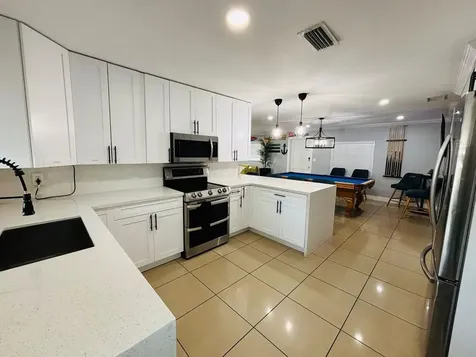 2010 NE 1st Avenue Pompano Beach FL 33060