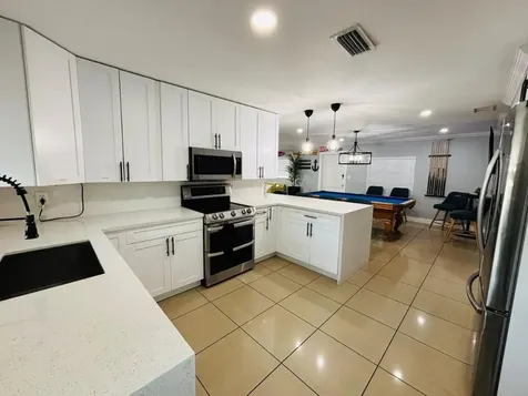 2010 NE 1st Avenue Pompano Beach FL 33060