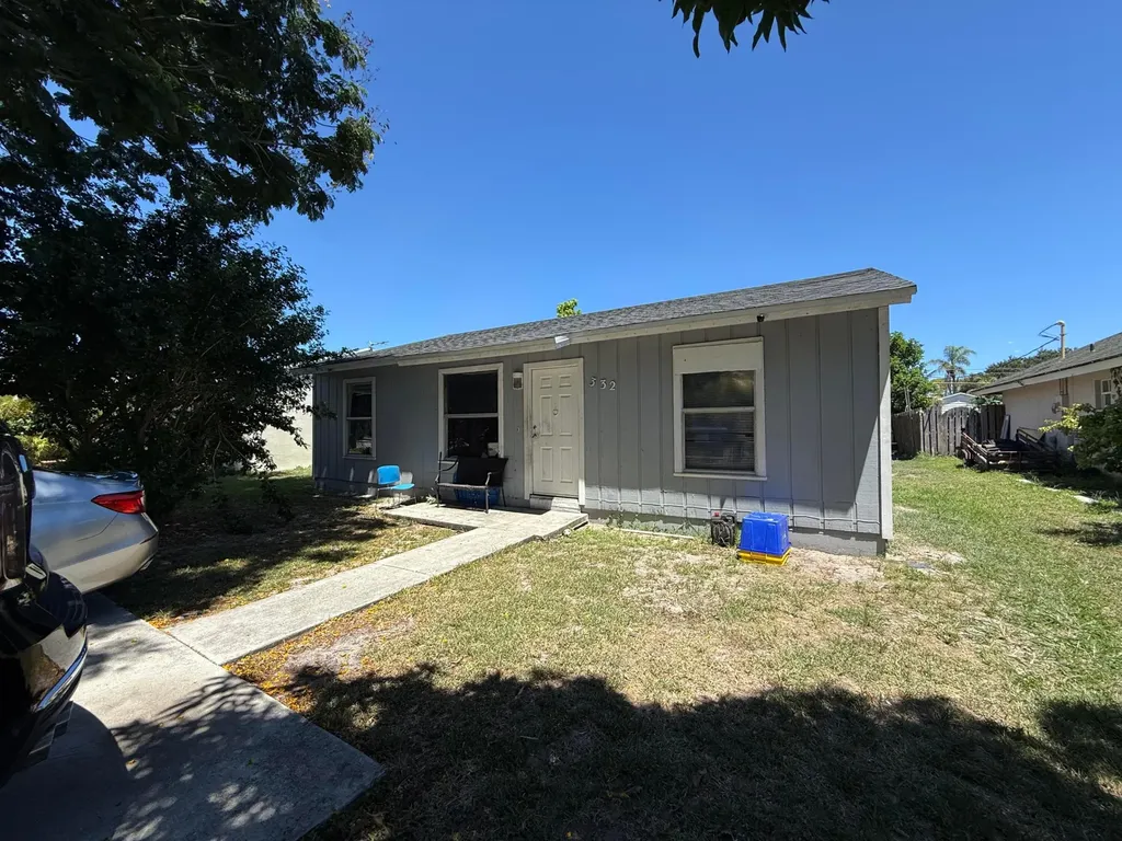 332 Fleming Avenue Greenacres FL 33463