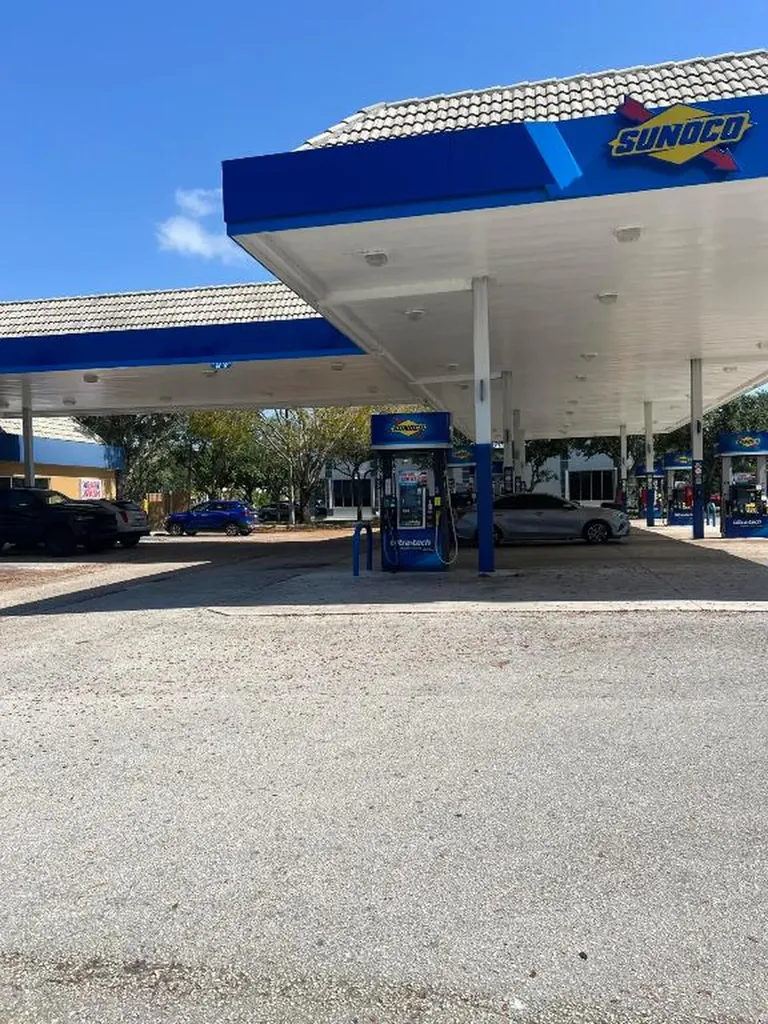 1009 N State 7 Road Royal Palm Beach FL 33411