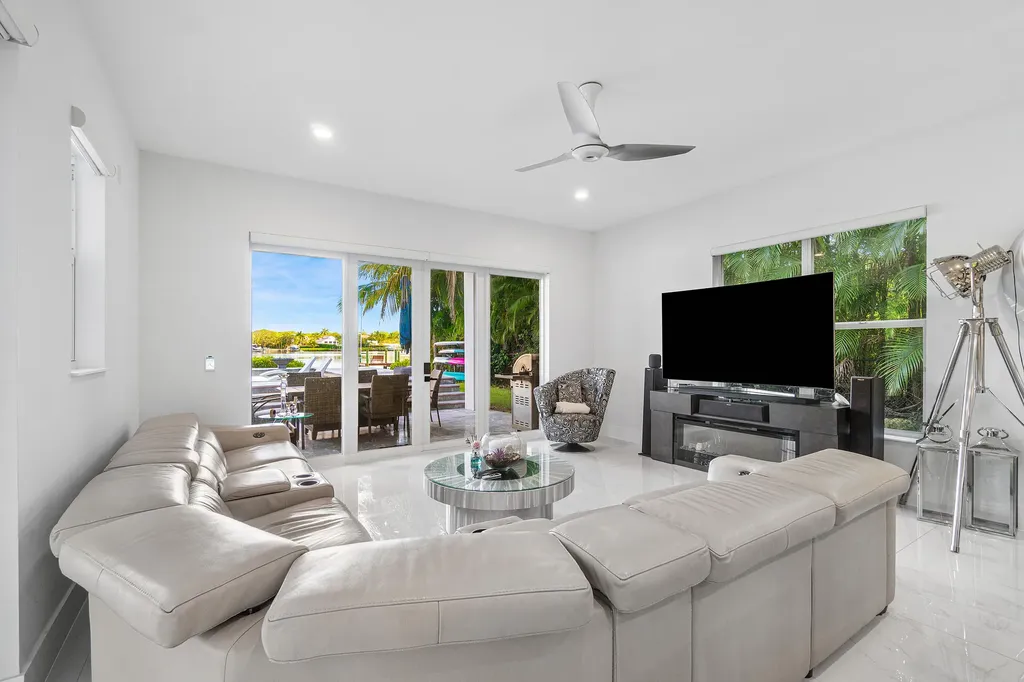 5447 Center Street Jupiter FL 33458