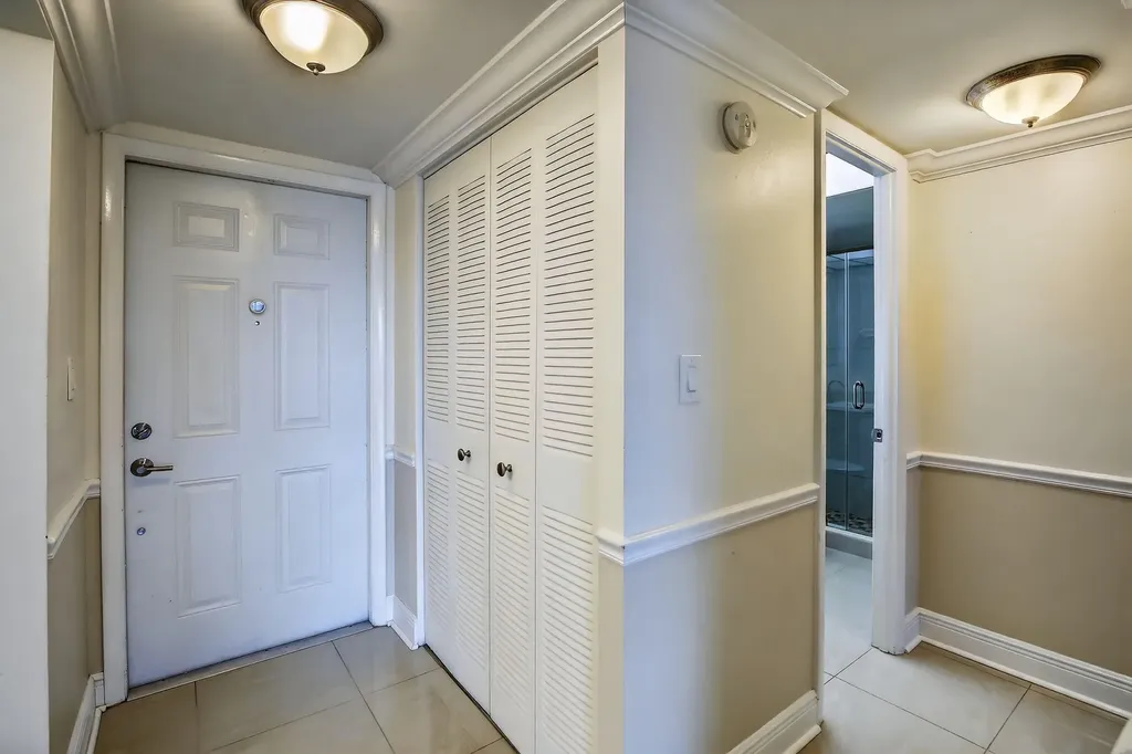 2951 Sunrise Lakes Drive E Sunrise FL 33322
