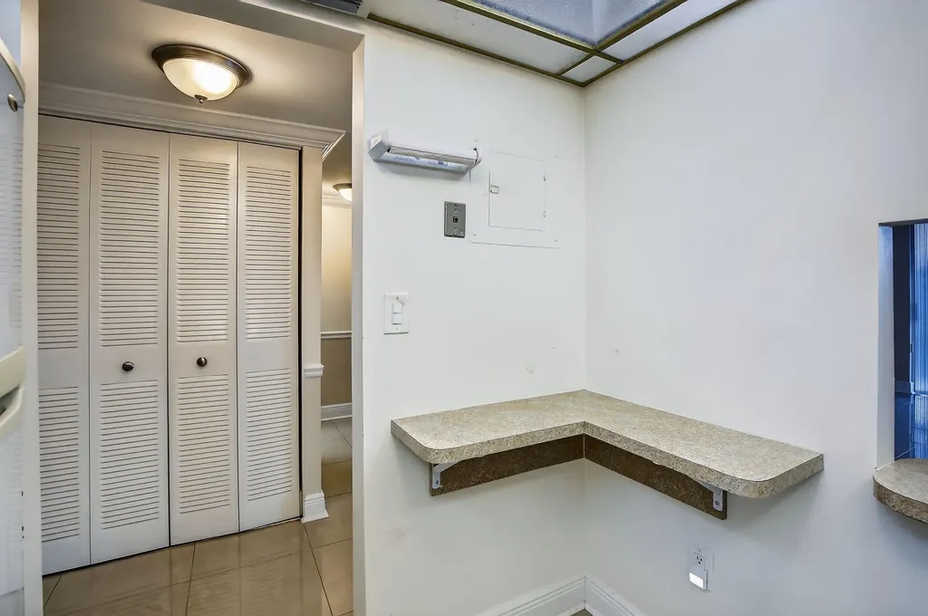 2951 Sunrise Lakes Drive E Sunrise FL 33322