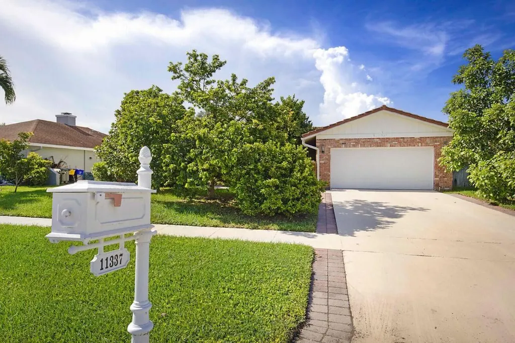 11337 Little Bear Way Boca Raton FL 33428