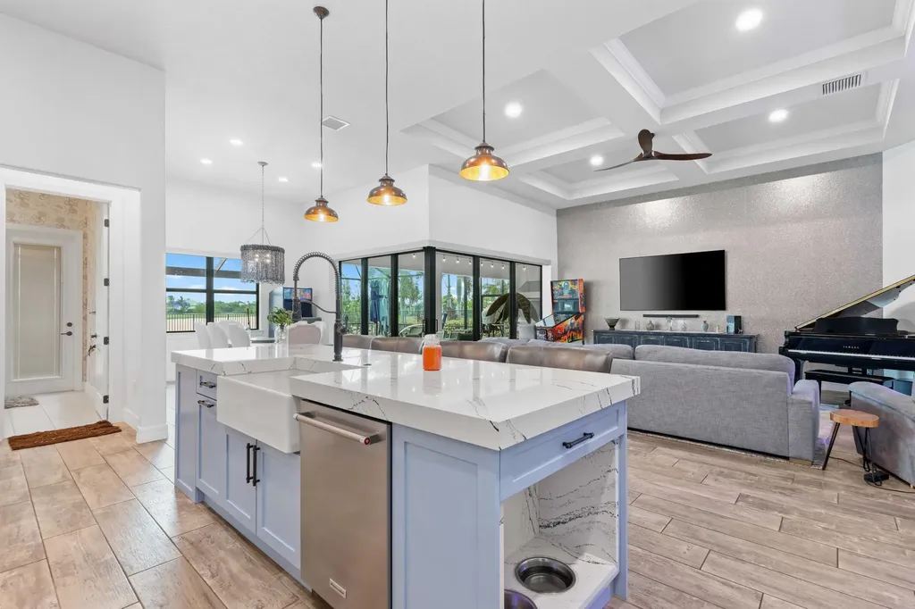 9191 Balsamo Drive Palm Beach Gardens FL 33412