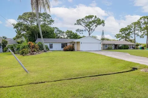 662 NW Cardinal Drive Port St Lucie FL 34983