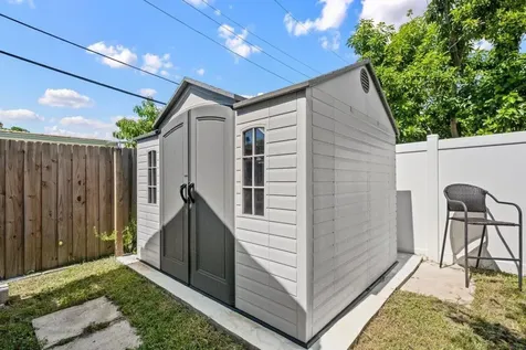 313 SW 7th Street Hallandale Beach FL 33009