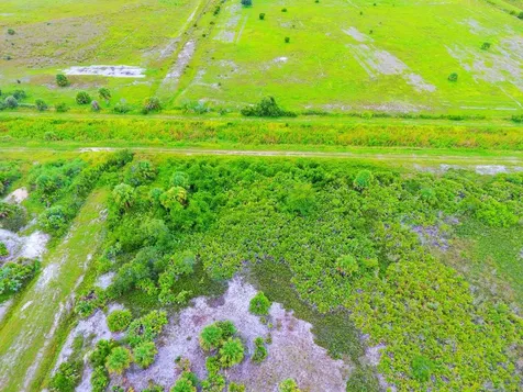 21591 NW 282nd Street Okeechobee FL 34972