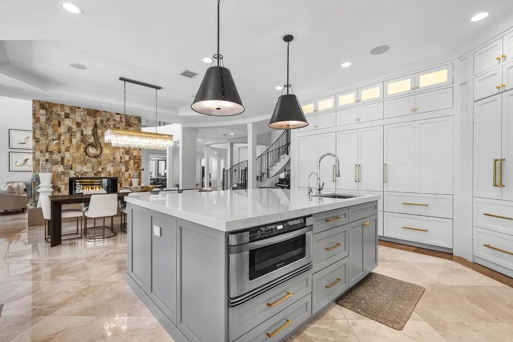 121 Royal Palm Way Boca Raton FL 33432