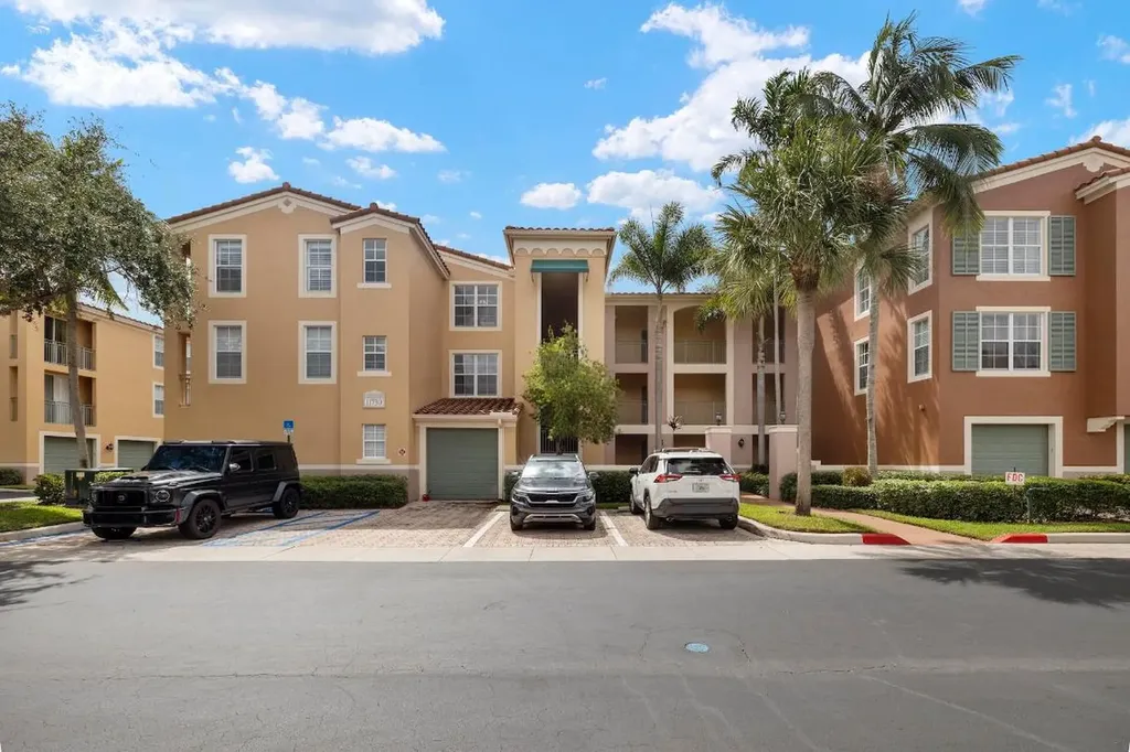 11730 St Andrews 301 Place Wellington FL 33414