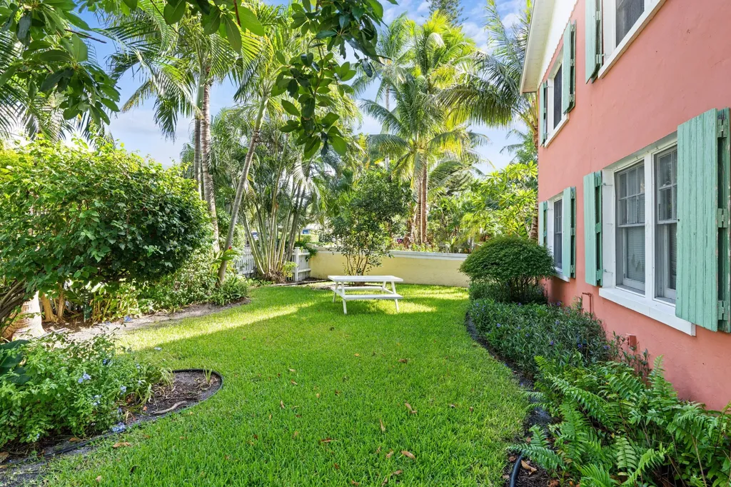 102 SE 7th Avenue Delray Beach FL 33483