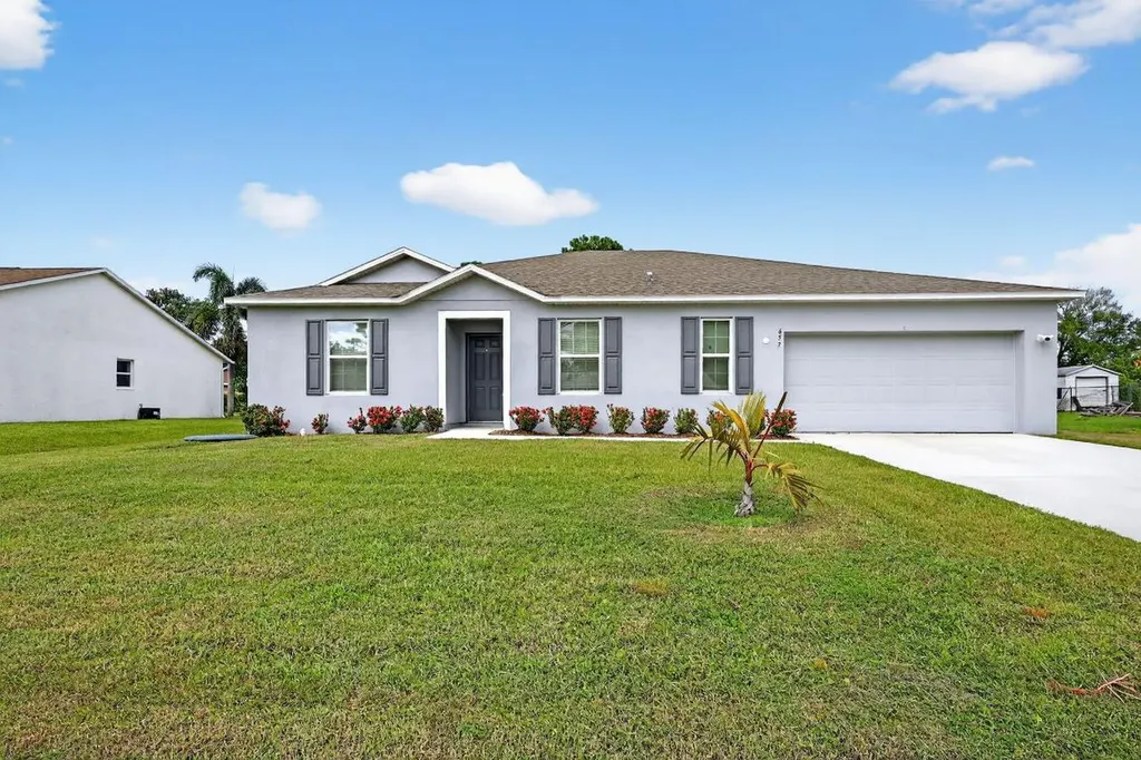 657 NE Horizon Lane Port St Lucie FL 34983